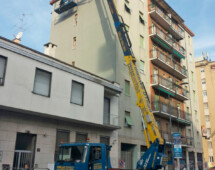 Manutenzione facciata interna stabile con piattaforma aerea 40 metri (milano) Manutenzione facciata interna stabile con piattaforma aerea 40 metri (milano)