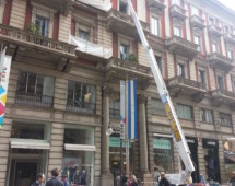Piattaforma 20 mt noleggio con operatore per manutenzione facciata condominio (milano) Piattaforma 20 mt noleggio con operatore per manutenzione facciata condominio (milano)