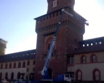 Sostituzione lampade con nuove a LED presso il Castello Sforzesco di Milano Sostituzione lampade con nuove a LED presso il Castello Sforzesco di Milano